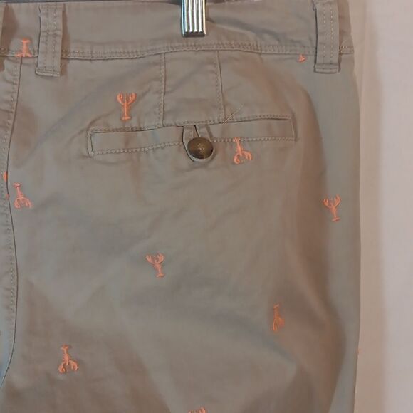 Old Navy Lobster/Crawfish Embroidered Stretch Cargo Roll Up Pants - Picture 5 of 8